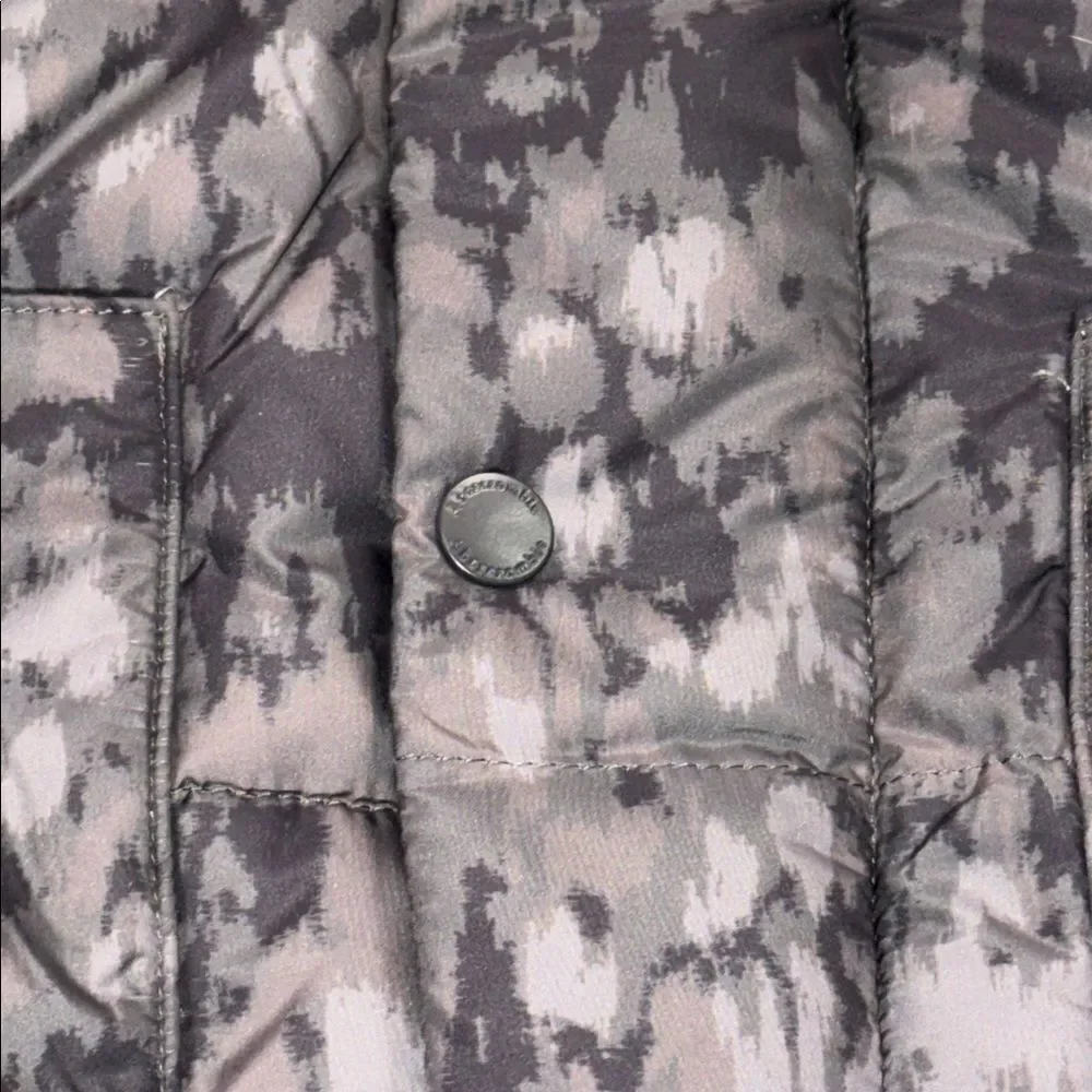 NWT Abercrombie Kids Gray Camo Puffer‎ Fleece Lined Vest Jacket Size 17/18